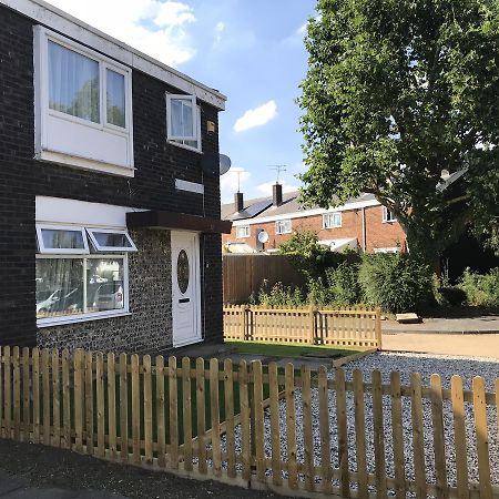 4 Bed House Next To Basildon Town Centre Villa Exteriör bild