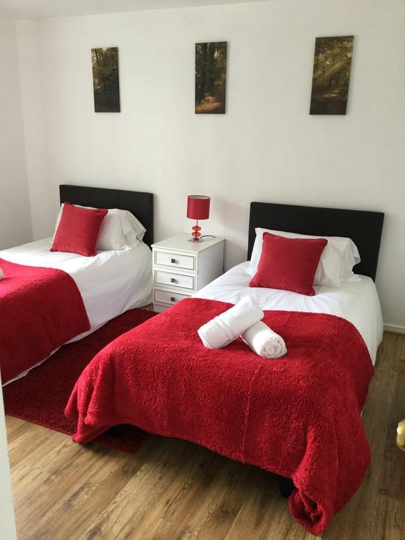 4 Bed House Next To Basildon Town Centre Villa Exteriör bild
