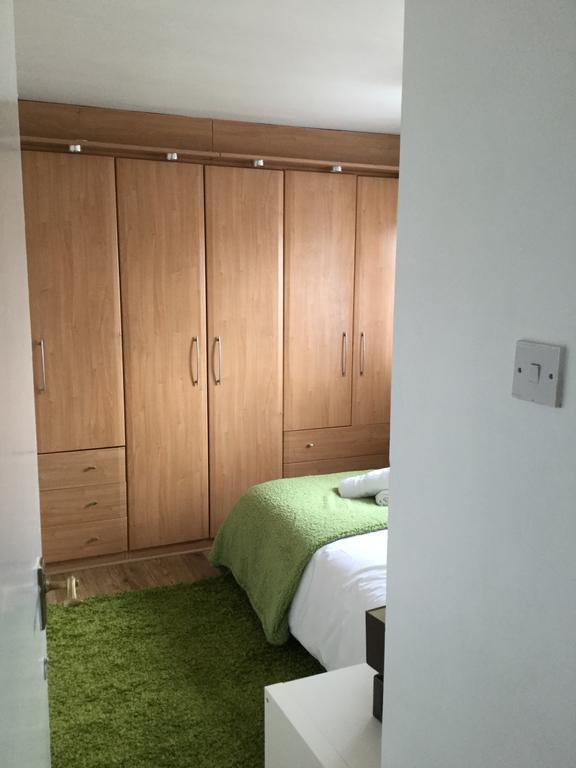 4 Bed House Next To Basildon Town Centre Villa Exteriör bild