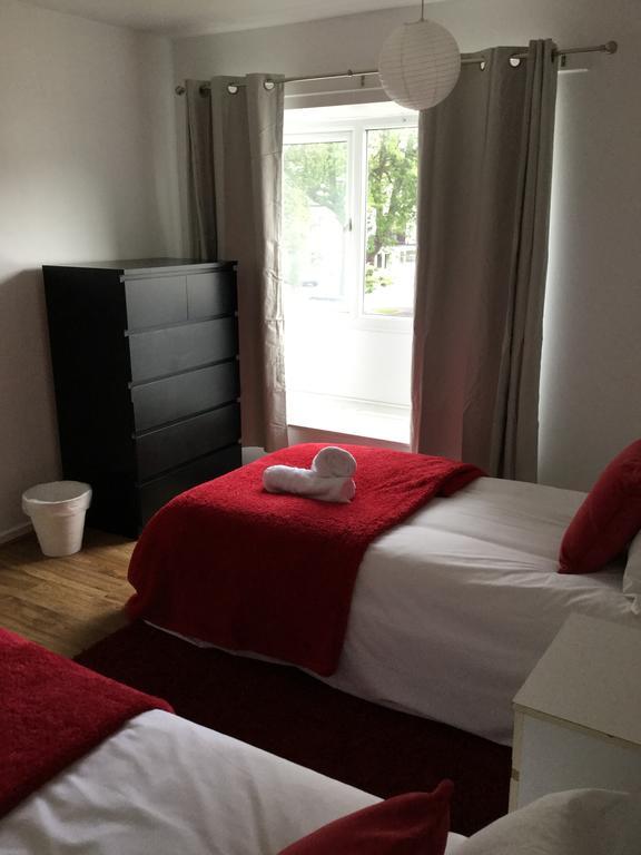 4 Bed House Next To Basildon Town Centre Villa Exteriör bild